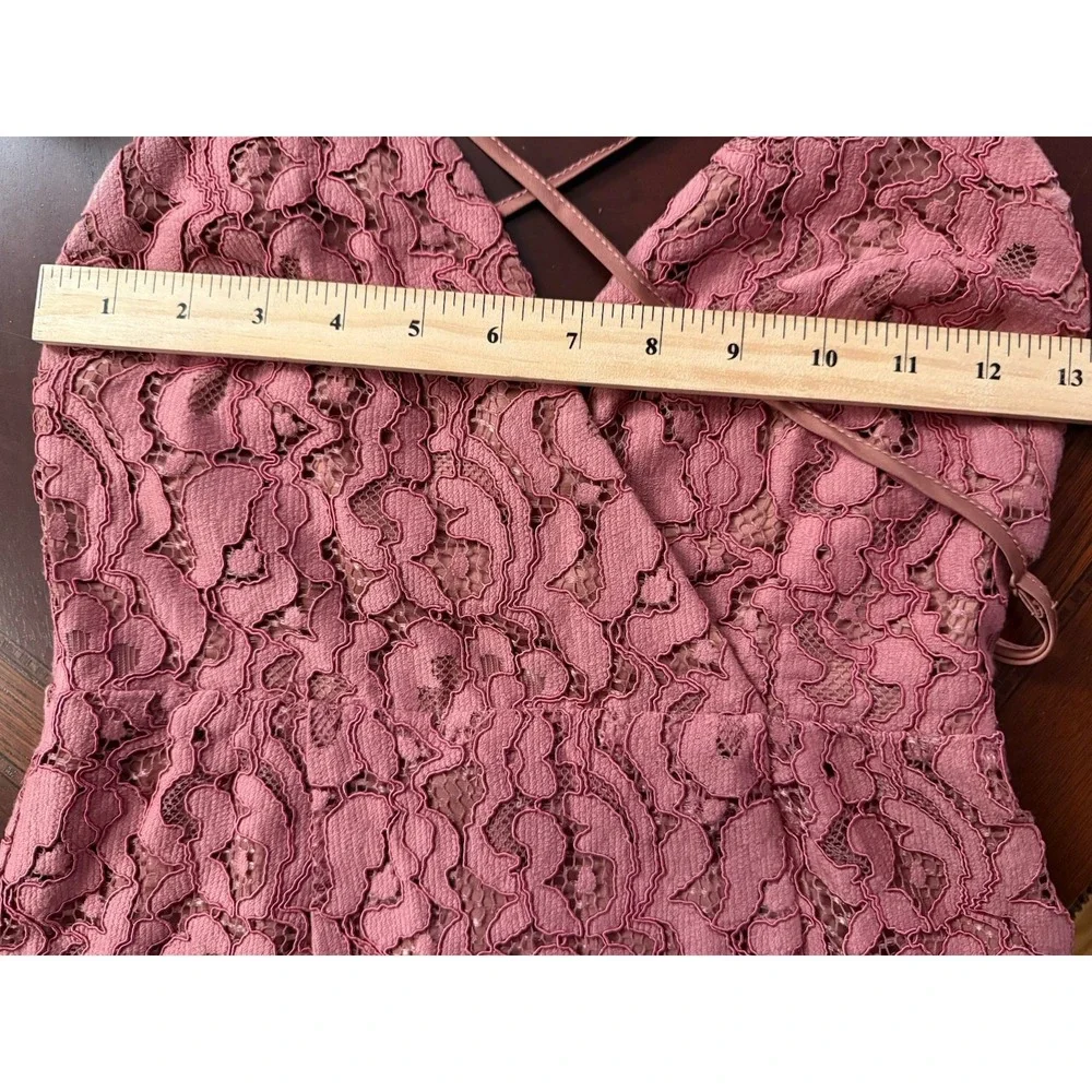 REVOLVE Lovers + Friends Lace Dress Sz XS Blush Pink‎ V Neck Spaghetti Strap